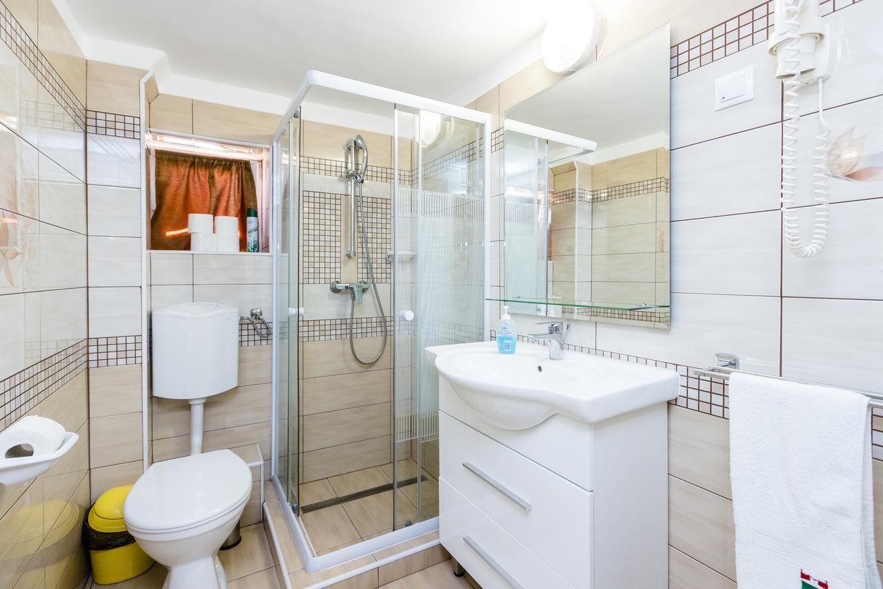 Almafa Apartmanhaz エゲル エクステリア 写真