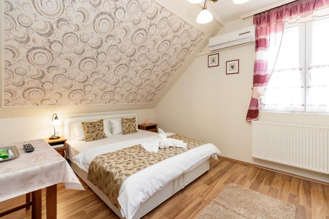 Almafa Apartmanhaz エゲル エクステリア 写真