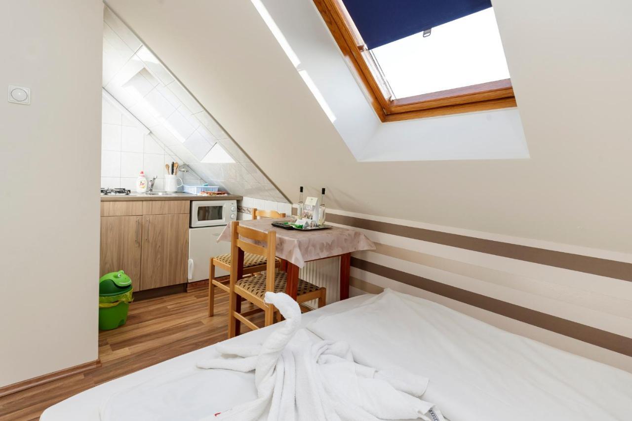 Almafa Apartmanhaz エゲル エクステリア 写真
