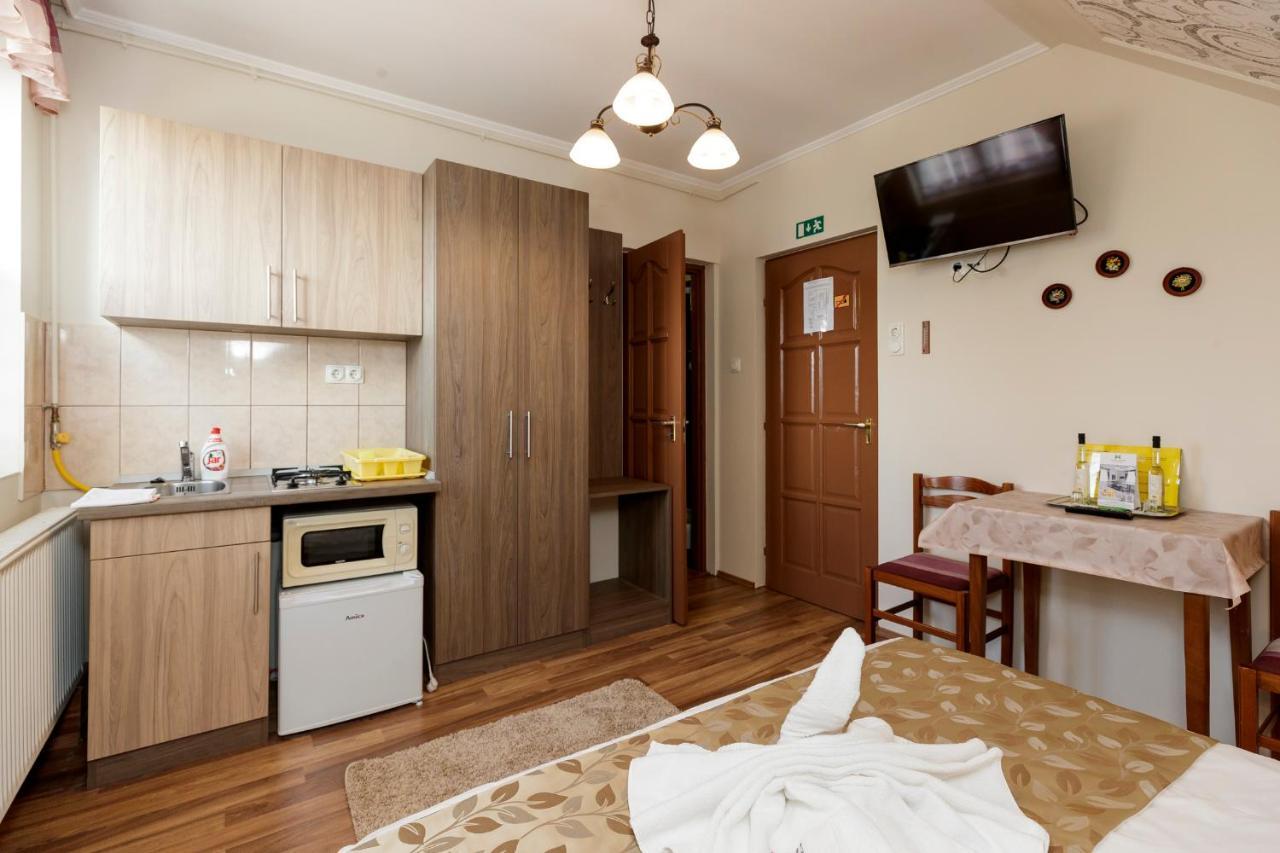 Almafa Apartmanhaz エゲル エクステリア 写真