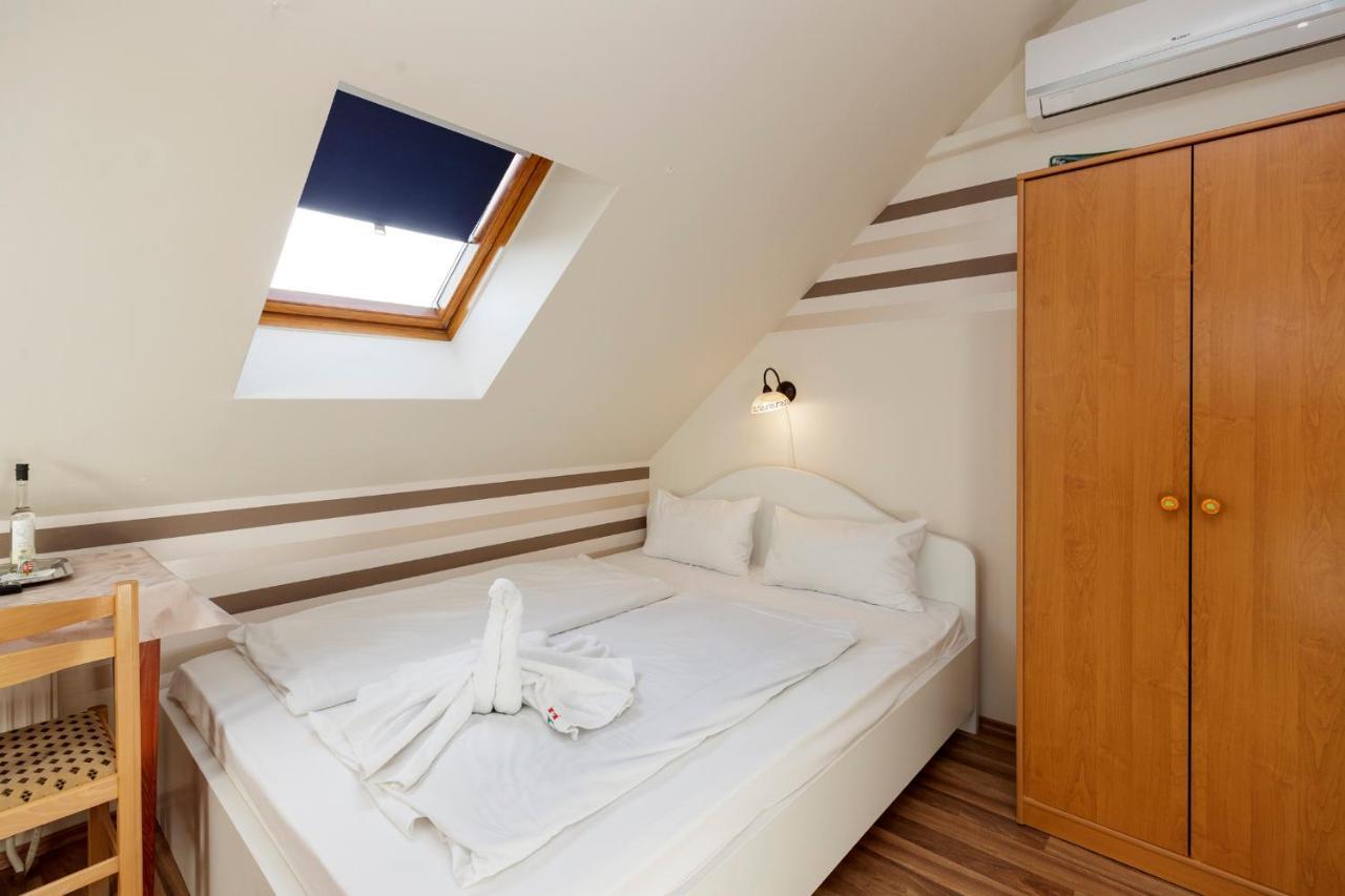 Almafa Apartmanhaz エゲル エクステリア 写真