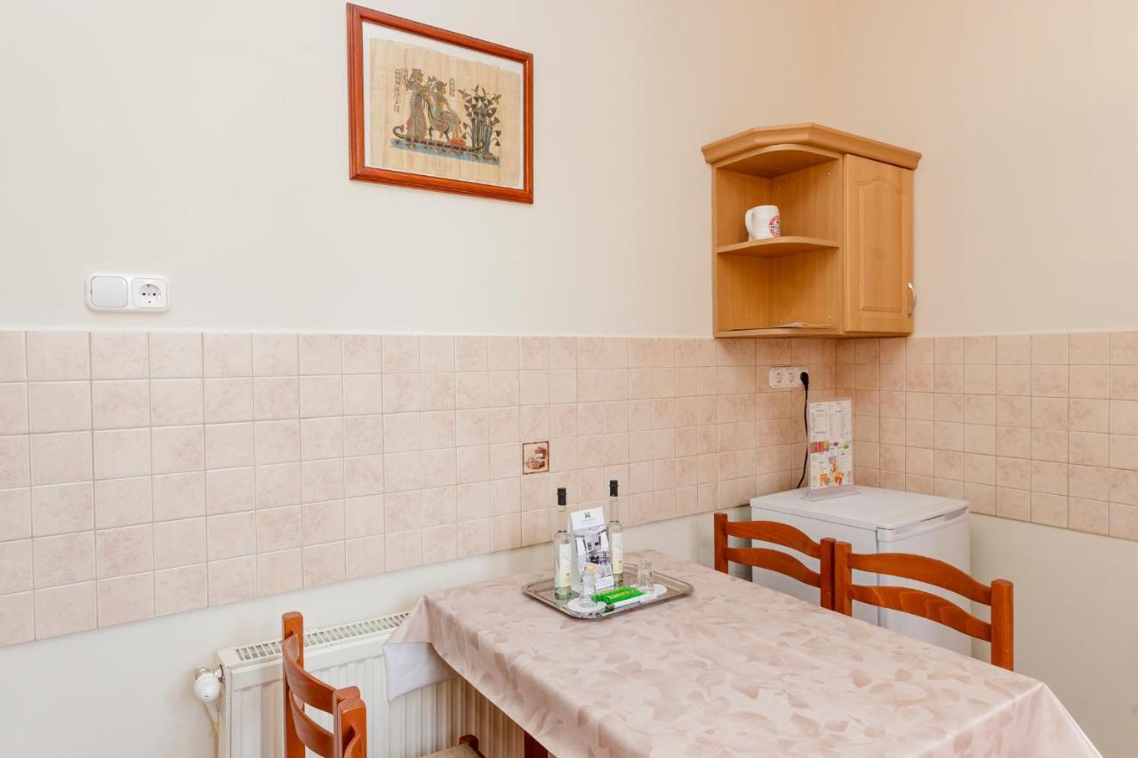 Almafa Apartmanhaz エゲル エクステリア 写真
